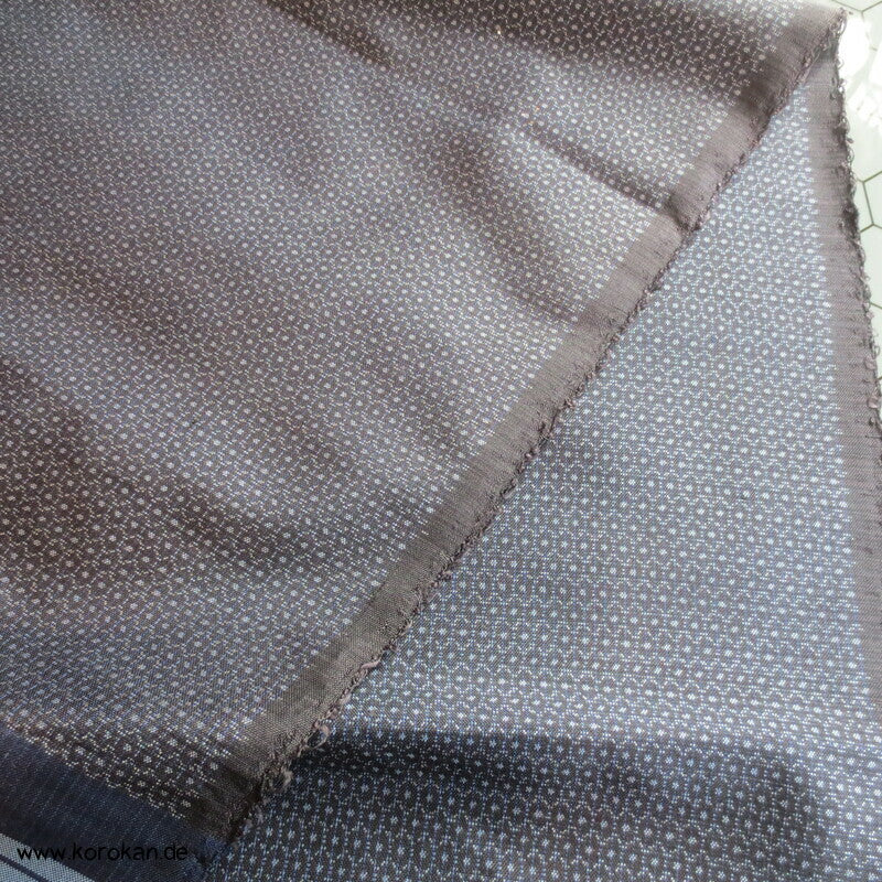 Tanmono Kimono Ensemble Stoffrolle Tsumugi Seide Kasuri Kikko fein klassisch