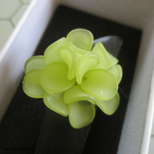 Haarstab grüne Blüte in Box