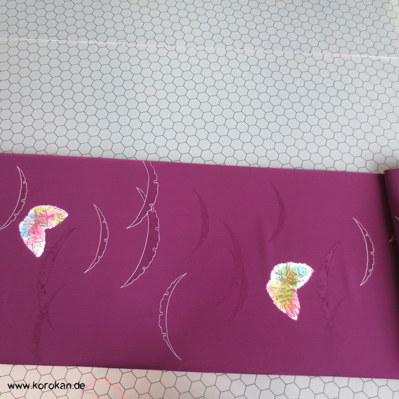 Shibori Schmetterlinge regenbogenbunt in violett Kimono Seidendamast