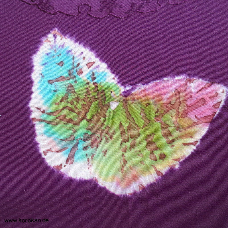 Shibori Schmetterlinge regenbogenbunt in violett Kimono Seidendamast