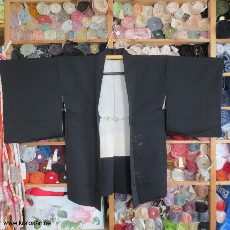 Haori - Kimono Jacke, schwarz mit roten Urushizweigen