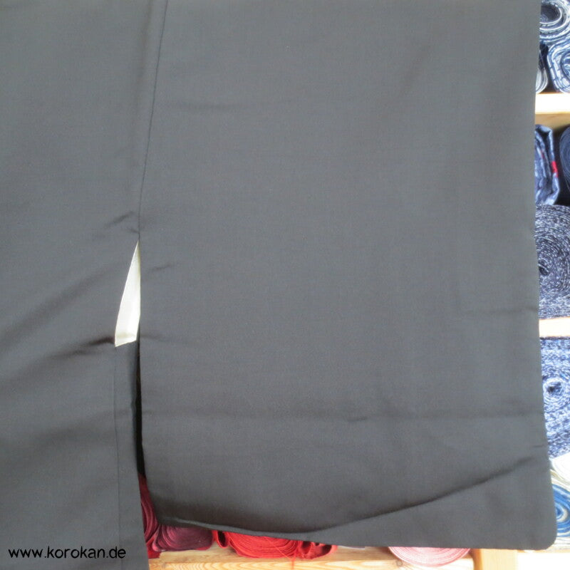Haori - Kimono Jacke, schwarz mit roten Urushizweigen
