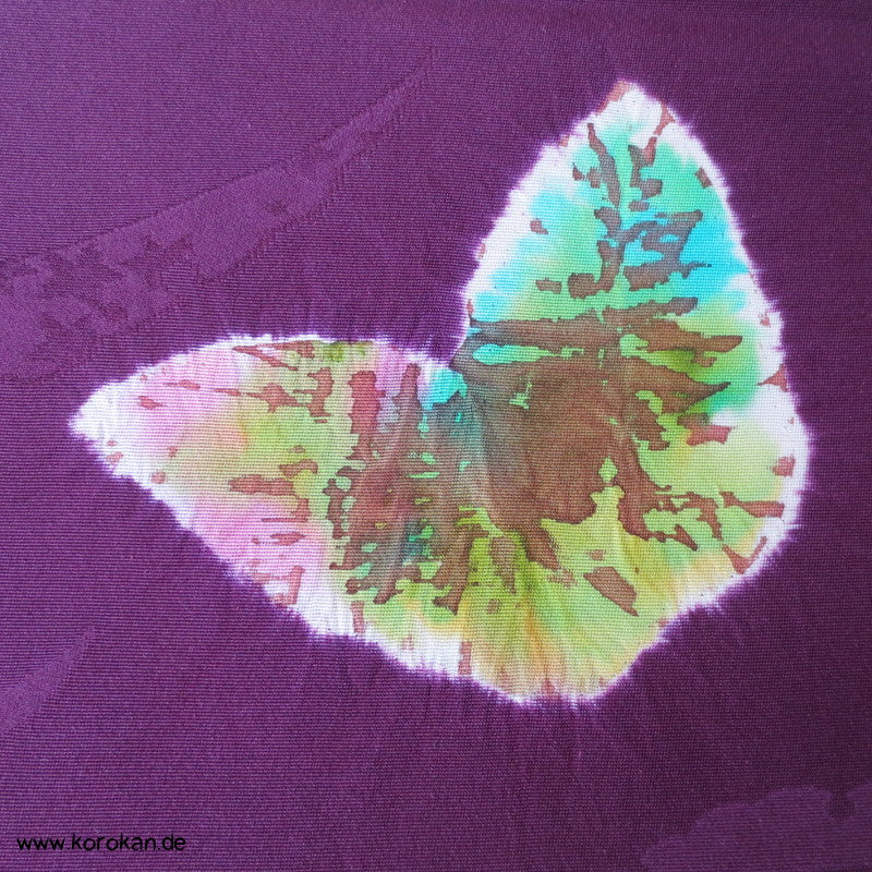 Shibori Schmetterlinge regenbogenbunt in violett Kimono Seidendamast