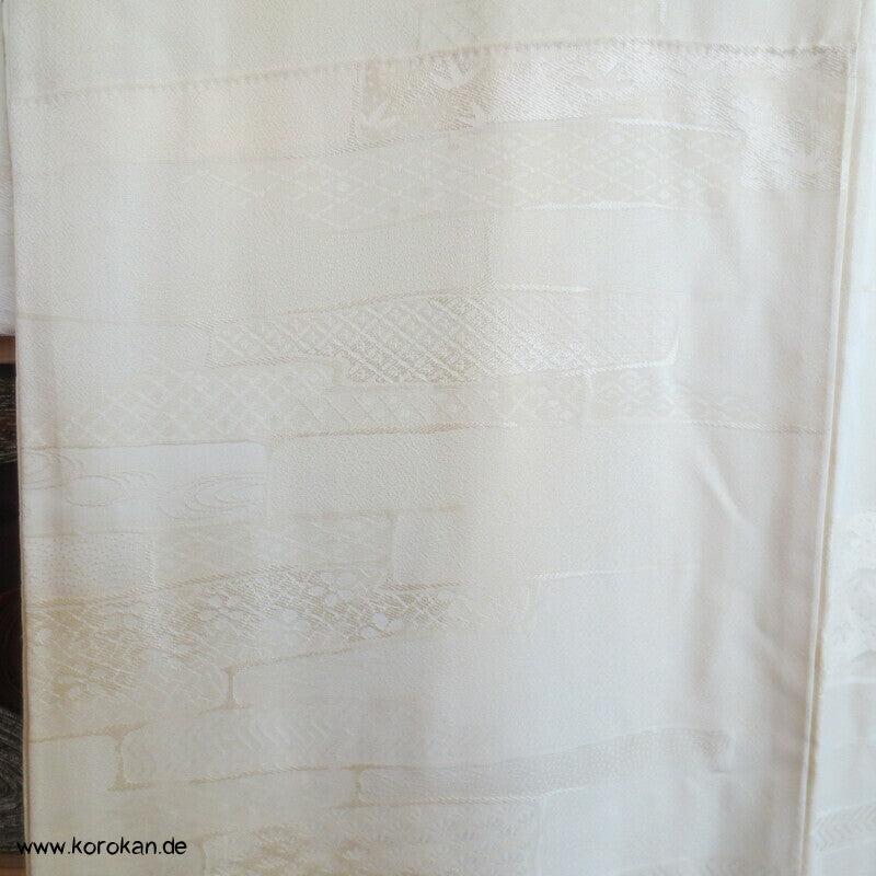 Jimon einfarbiger Kimono mit Webmuster, cremefarbene Seide