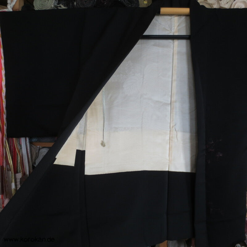 Haori - Kimono Jacke, schwarz mit roten Urushizweigen