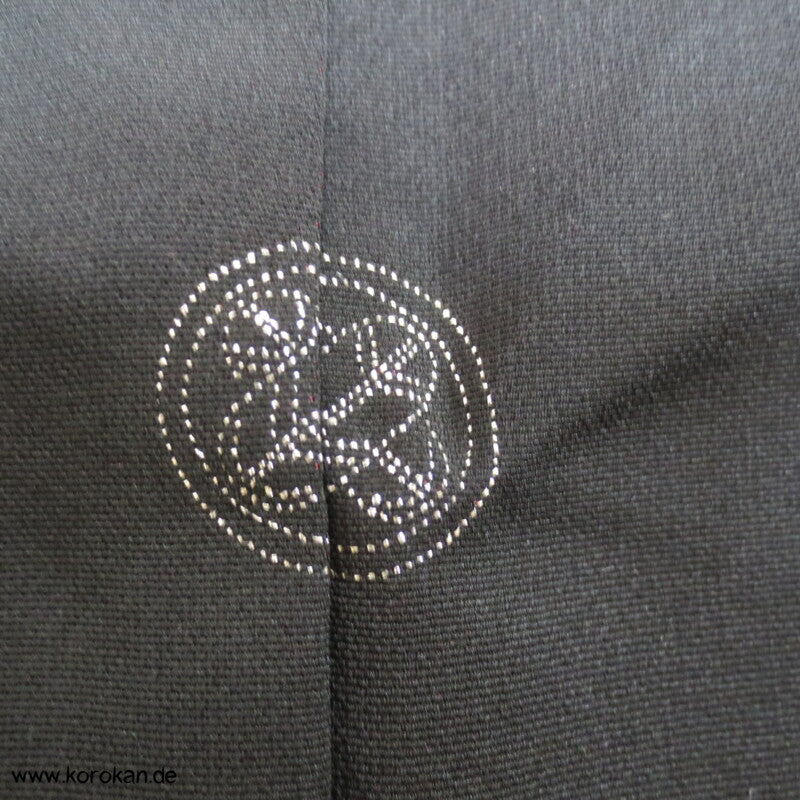 Haori - Kimono Jacke, schwarz mit roten Urushizweigen