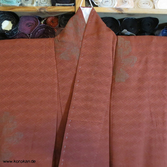 rostbrauner Seiden Jacquard - Higaki mit Blumen Komon Kimono