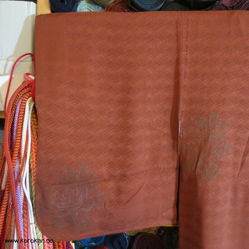 rostbrauner Seiden Jacquard - Higaki mit Blumen Komon Kimono