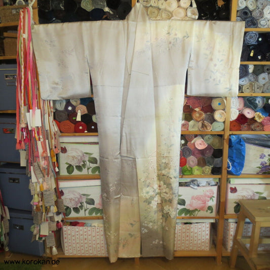 handgemaltem Künstler Blütenmeer Homongi Seidendamast Kimono