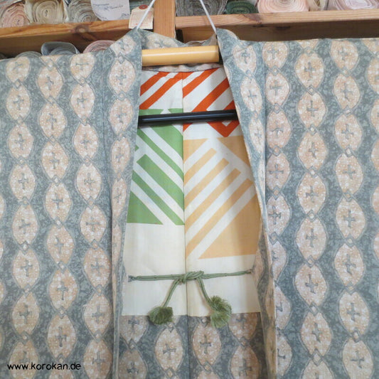 Haori Kimono Jacke aus Seide, grün - braune abstrakte Muster, Himo