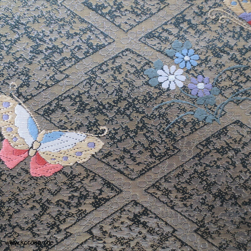 Schmetterlinge auf Matzukawabishi Fukuro Obi Seidenbrokat Kimonogürtel