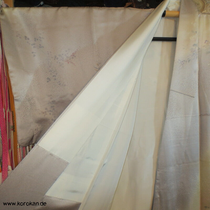 handgemaltem Künstler Blütenmeer Homongi Seidendamast Kimono
