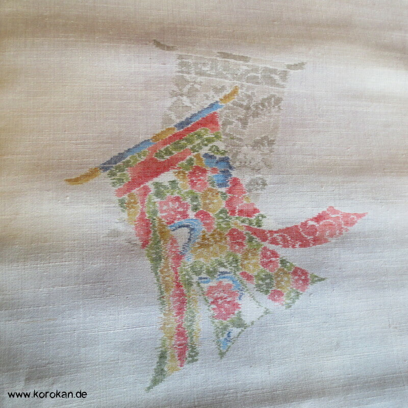 Tanmono Kimono Stoffrolle bunte Kasuri Kicho mit Schattenwurf in natur