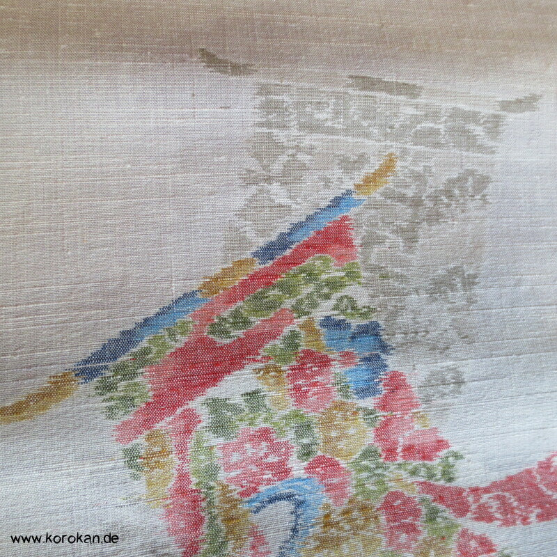 Tanmono Kimono Stoffrolle bunte Kasuri Kicho mit Schattenwurf in natur