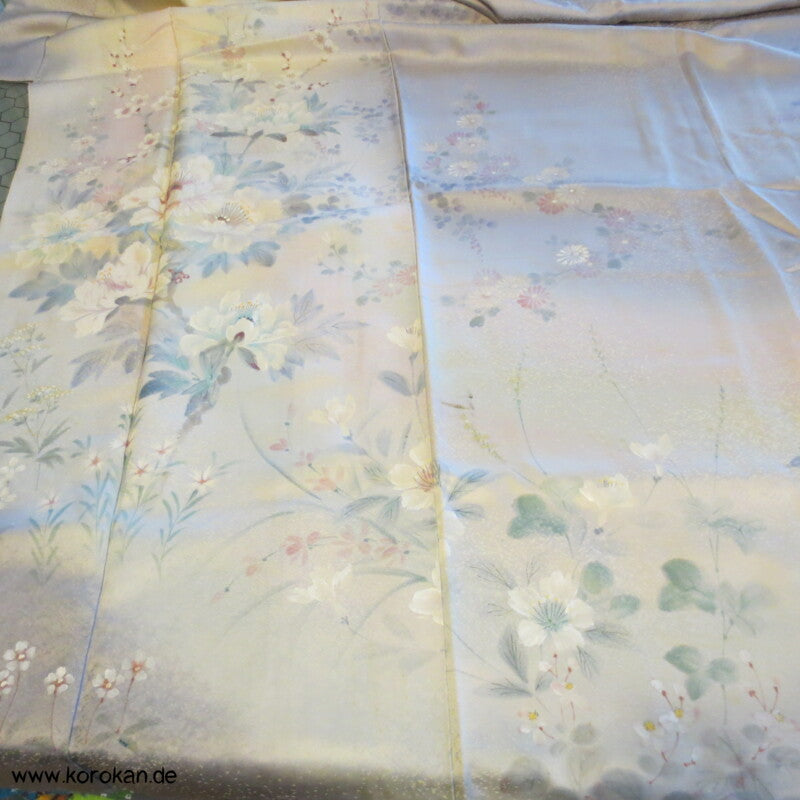 handgemaltem Künstler Blütenmeer Homongi Seidendamast Kimono