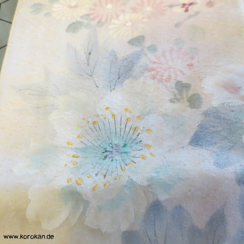 handgemaltem Künstler Blütenmeer Homongi Seidendamast Kimono