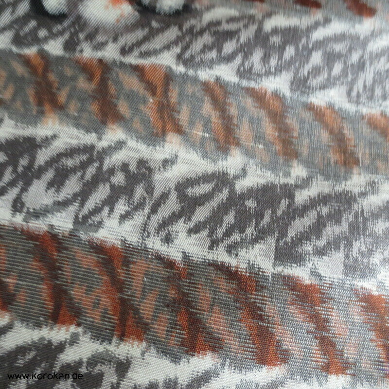Blüten und Blätterstreifen Meisen Kimono Seide