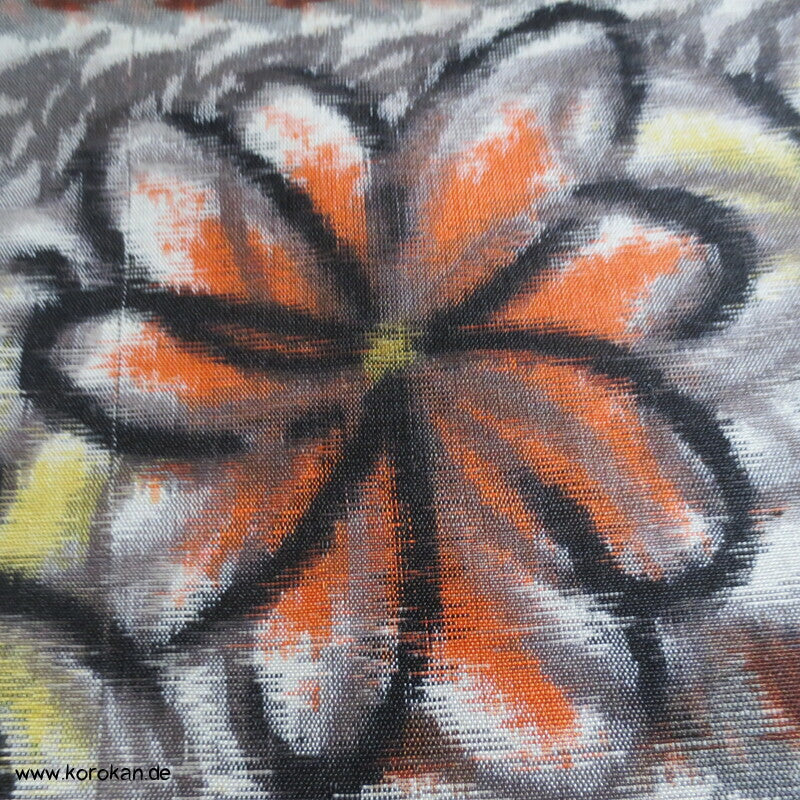 Blüten und Blätterstreifen Meisen Kimono Seide