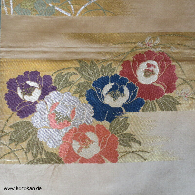 Blumenstreifen auf mattgold Fukuro Obi Seidenjacquard Kimonogürtel