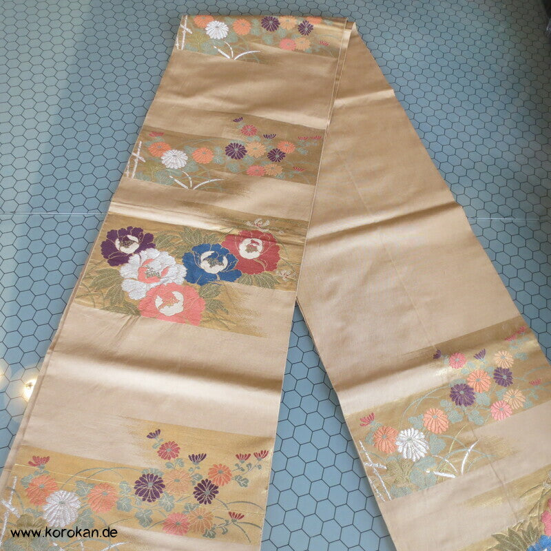 Blumenstreifen auf mattgold Fukuro Obi Seidenjacquard Kimonogürtel