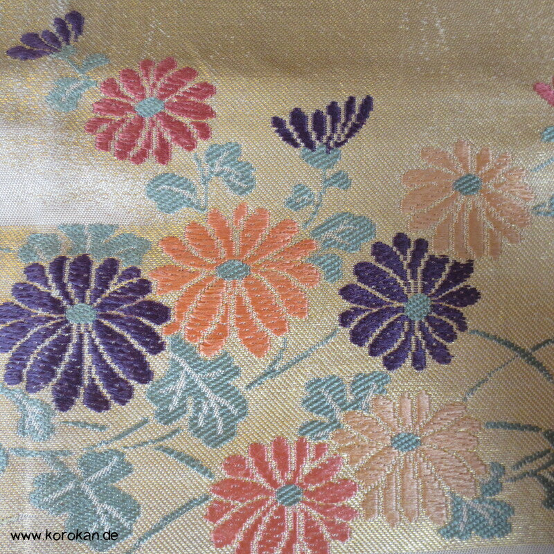 Blumenstreifen auf mattgold Fukuro Obi Seidenjacquard Kimonogürtel