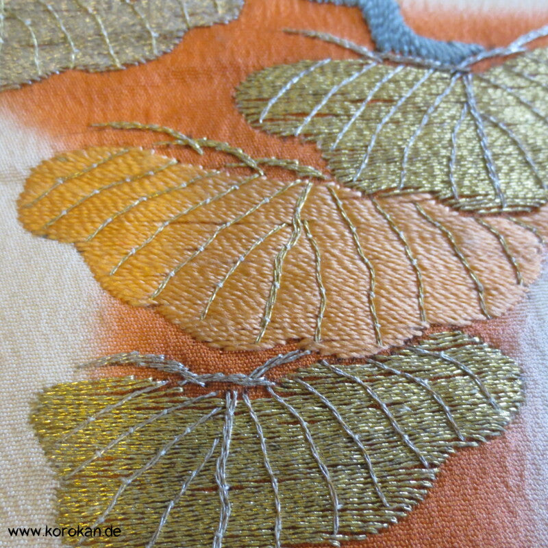 Ume Blüten und Räder, Chrysanthemen antiker handbestickter Fukuro Obi