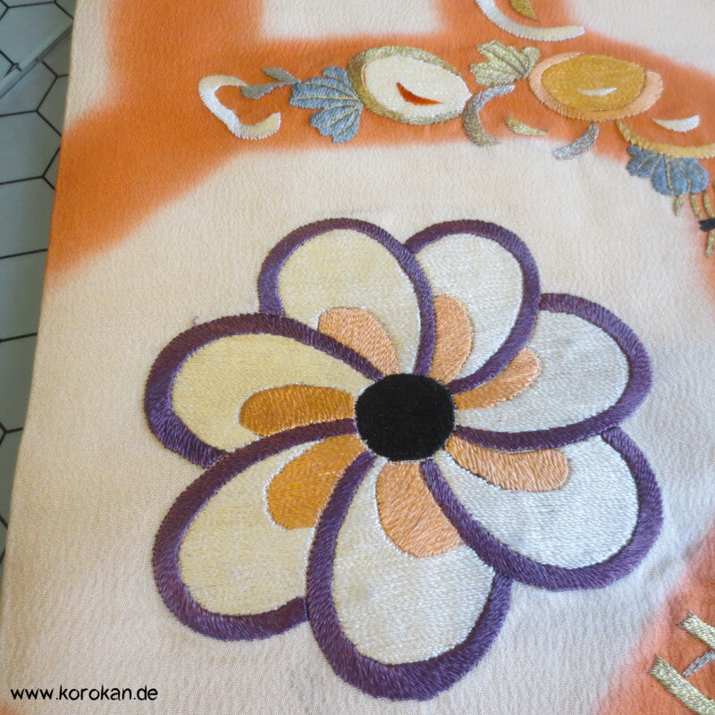 Ume Blüten und Räder, Chrysanthemen antiker handbestickter Fukuro Obi
