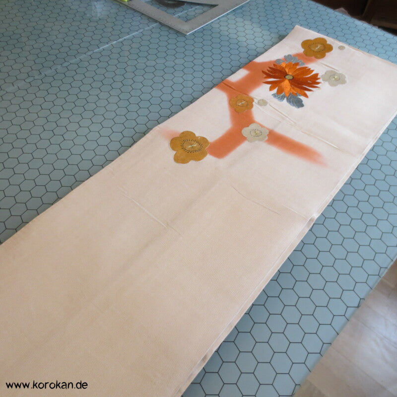 Ume Blüten und Räder, Chrysanthemen antiker handbestickter Fukuro Obi