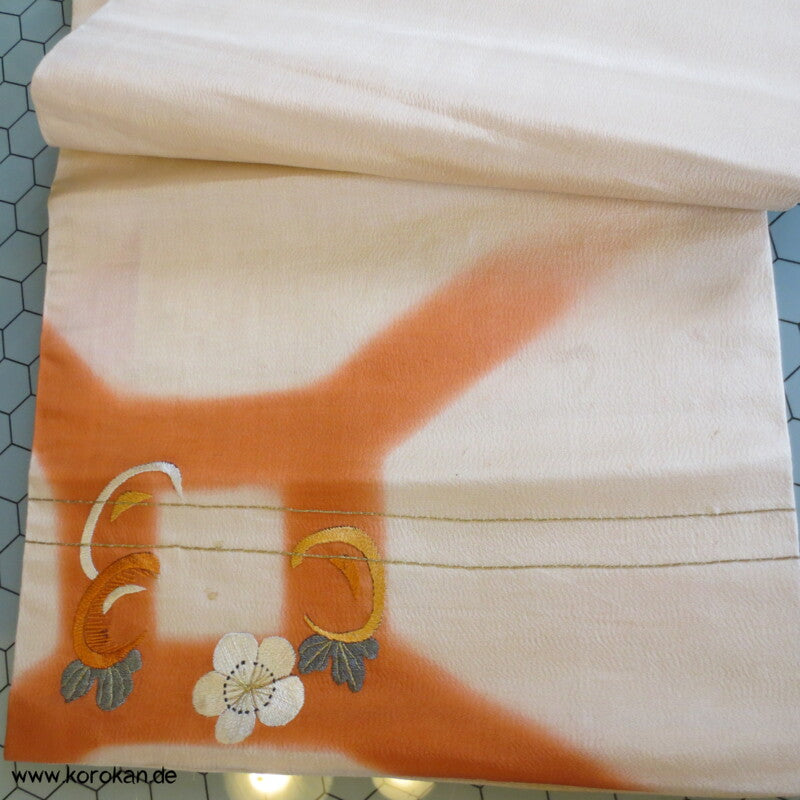 Ume Blüten und Räder, Chrysanthemen antiker handbestickter Fukuro Obi