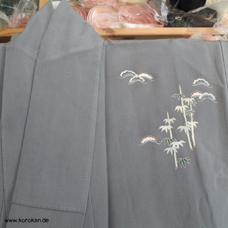 Gräser auf Grau Homongi Kimono, dezente Farbstellung