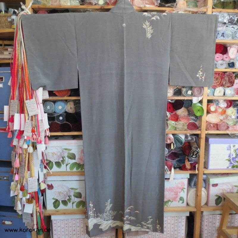 Gräser auf Grau Homongi Kimono, dezente Farbstellung
