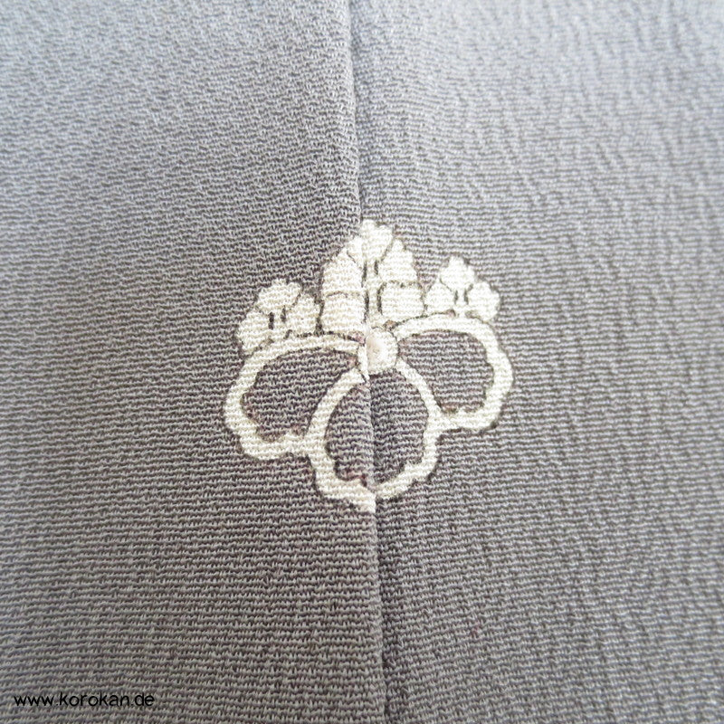 Gräser auf Grau Homongi Kimono, dezente Farbstellung