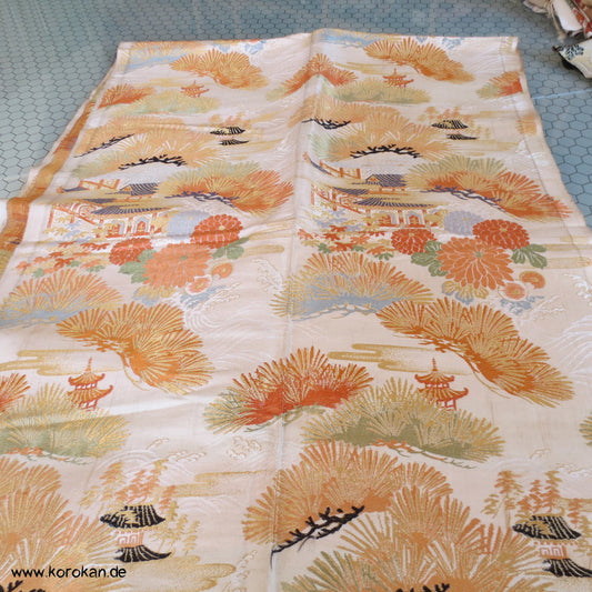 Tempel zwischen Pinien Araihari Stoff für Maru Obi