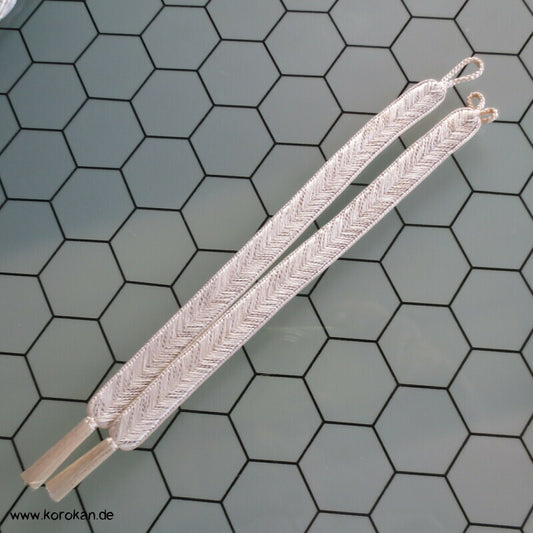 Haori Himo - Seide, weiß silbrig, Fischgrätflechtung