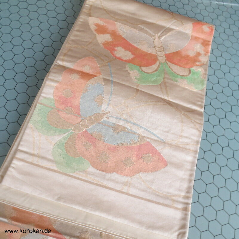 pastellige Schmetterlinge Fukuro Obi Seidenbrokat Kimonogürtel