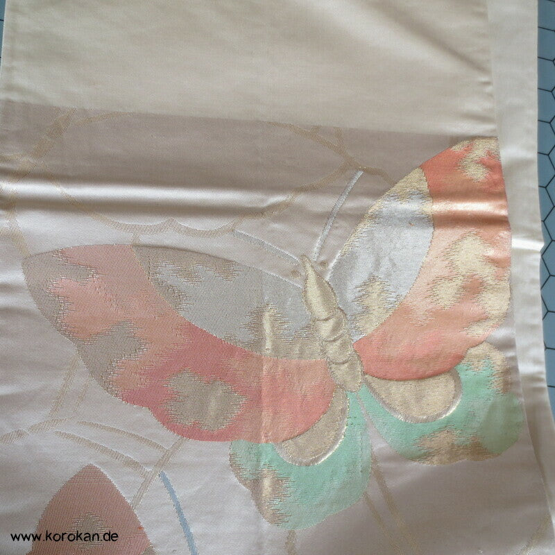 pastellige Schmetterlinge Fukuro Obi Seidenbrokat Kimonogürtel