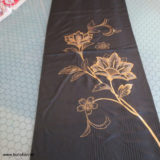 Panel Muster Stoff für Kimono - schwarz mit Gold und Stickerei