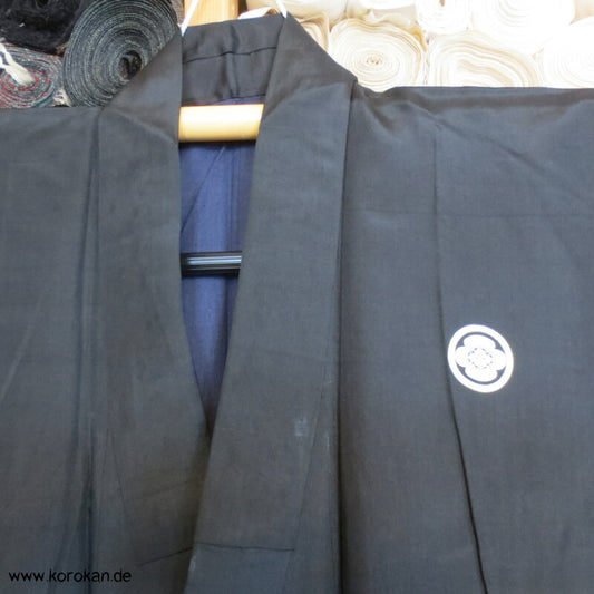 Montsuki - schwarzer Seiden Habutai, 5 Blüten Mon