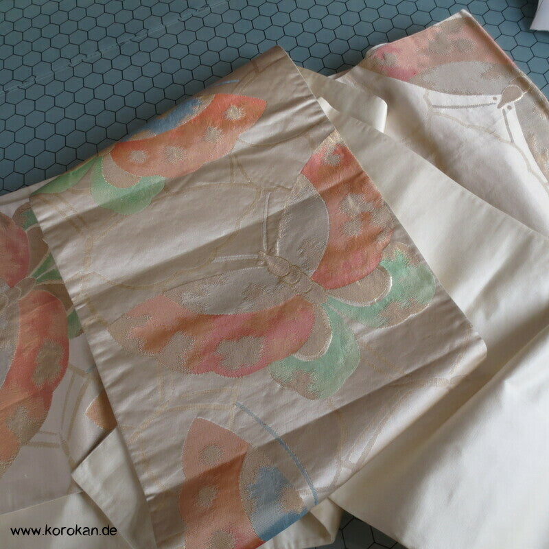 pastellige Schmetterlinge Fukuro Obi Seidenbrokat Kimonogürtel