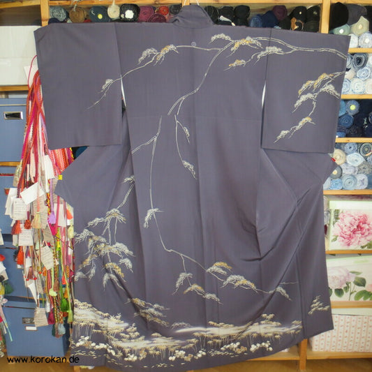 japanischer Homongi Kimono Kiefer und Bambus auf grauem Seidencrepe
