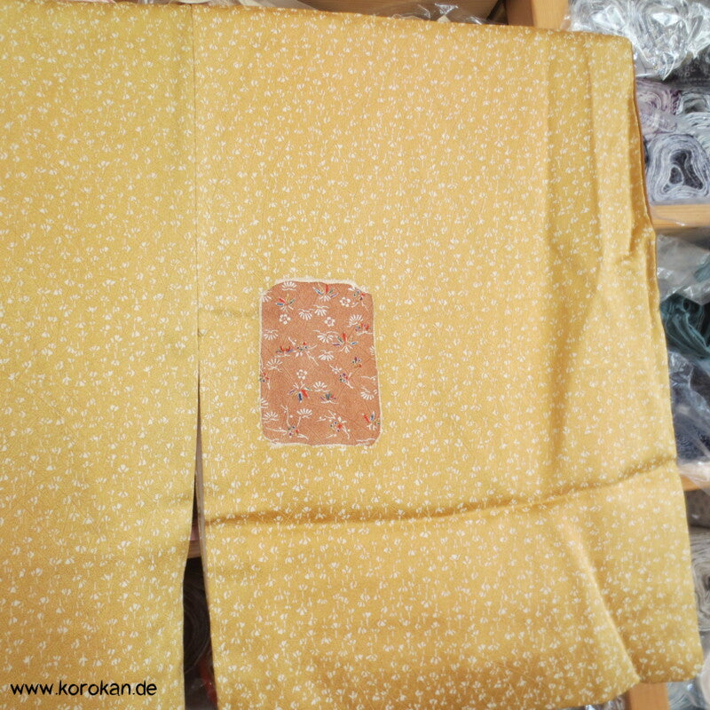 Shikishi, Blütenmuster Komon Seiden Kimono