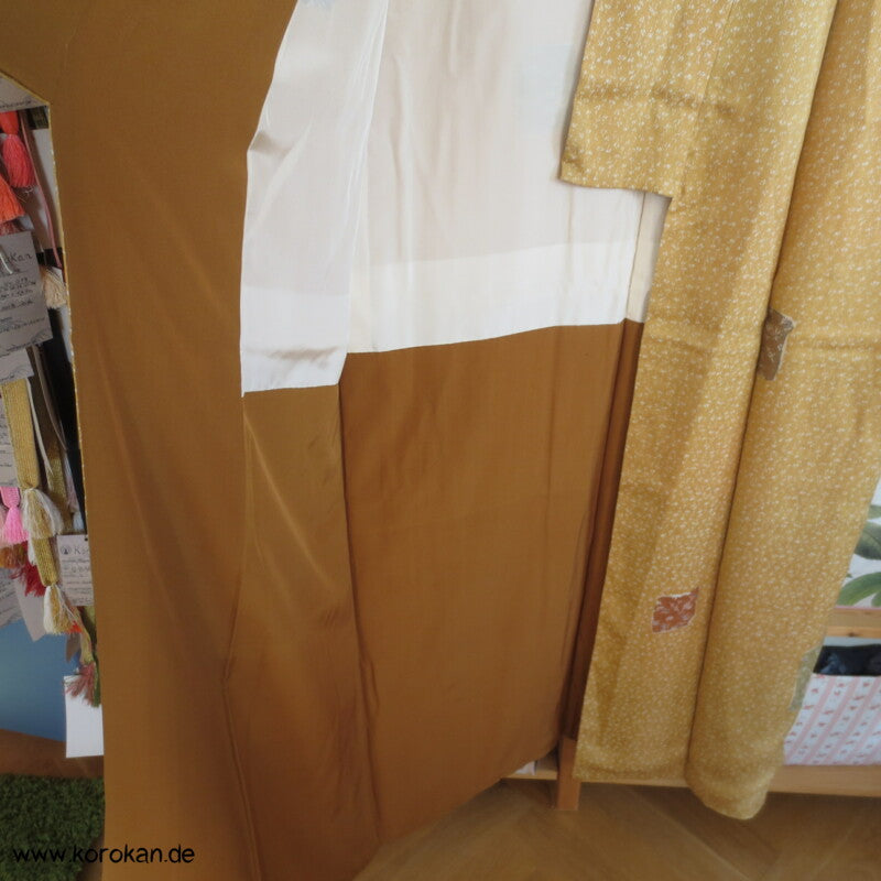 Shikishi, Blütenmuster Komon Seiden Kimono