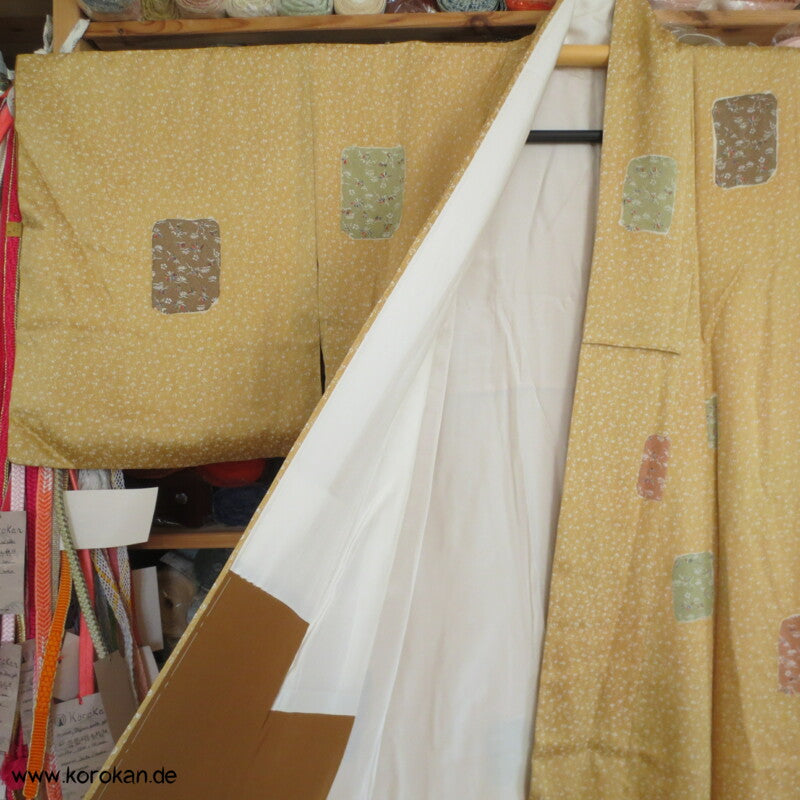 Shikishi, Blütenmuster Komon Seiden Kimono