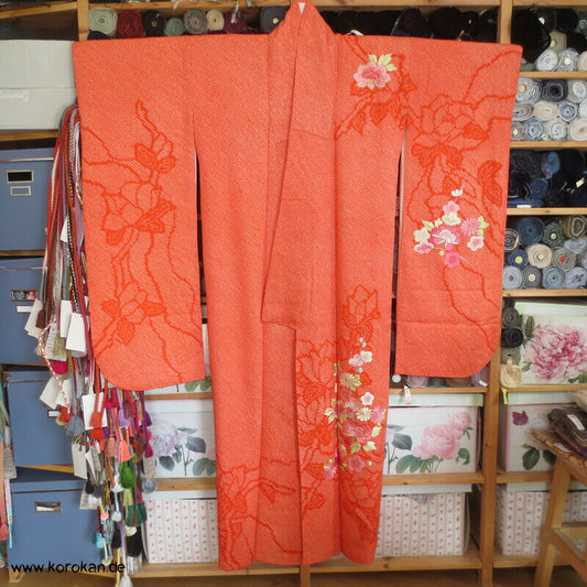 Full Shibori Seidendamast Japan Furisode Kimono, Päonienstickereien, rosa auf orange