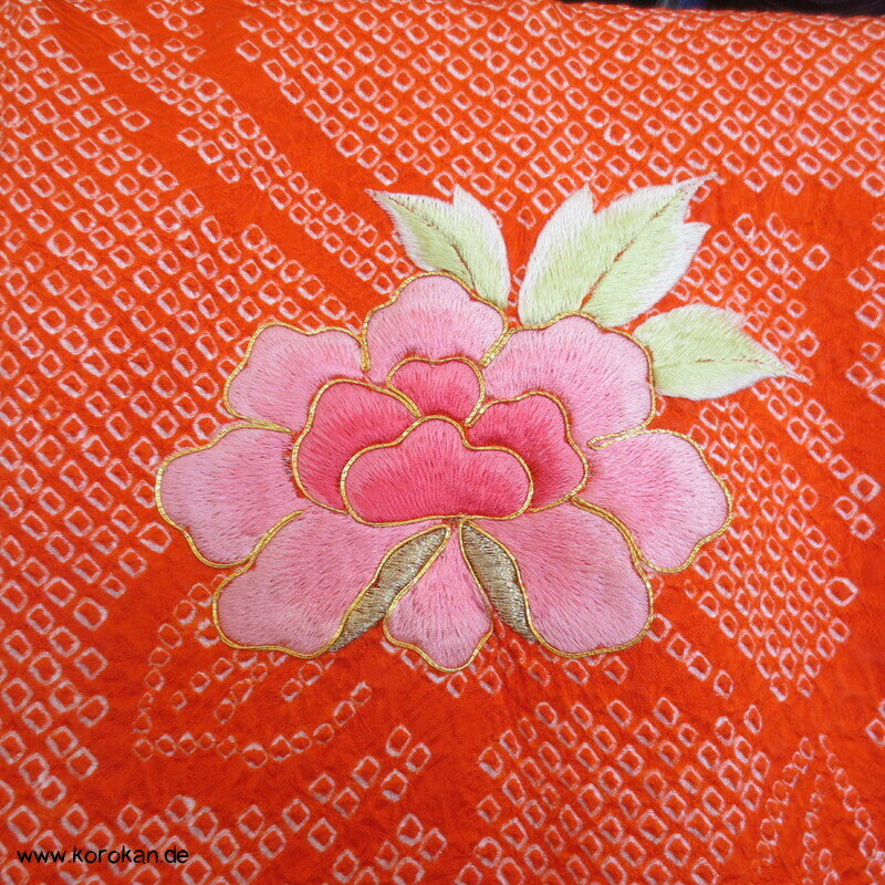 Full Shibori Furisode, Päonienstickereien, rosa auf orange