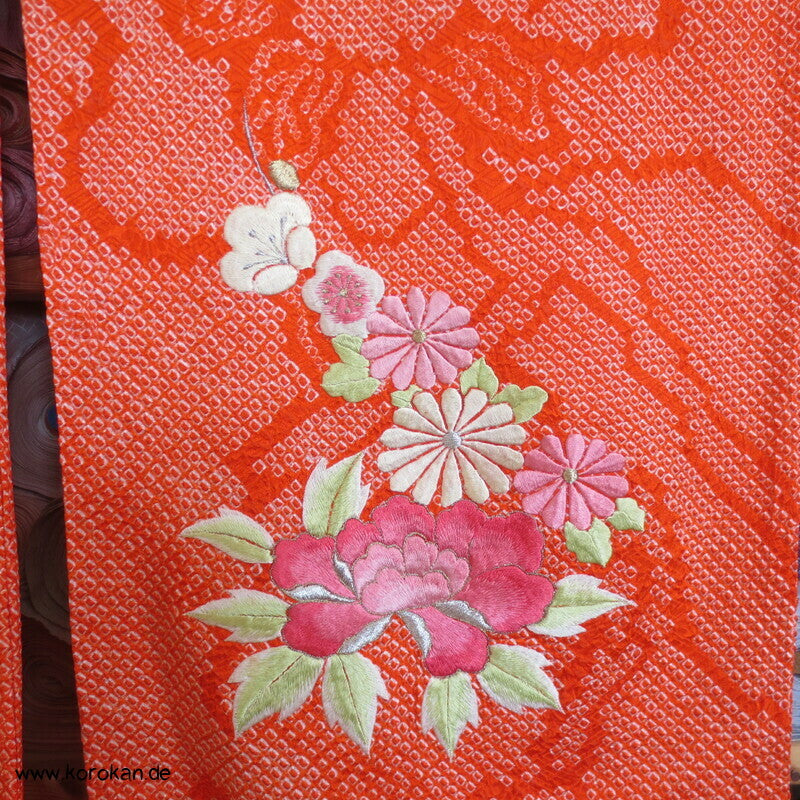 Full Shibori Furisode, Päonienstickereien, rosa auf orange