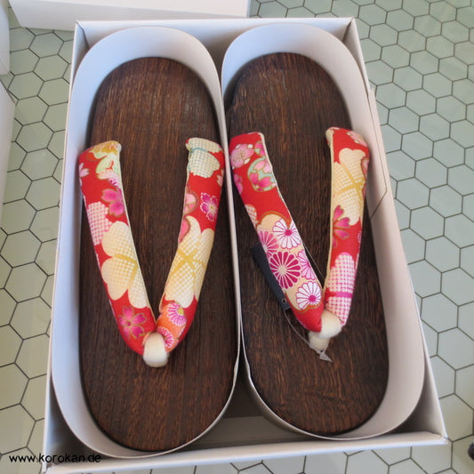 Geta - rundere schmalere Form für Damen - 24 cm