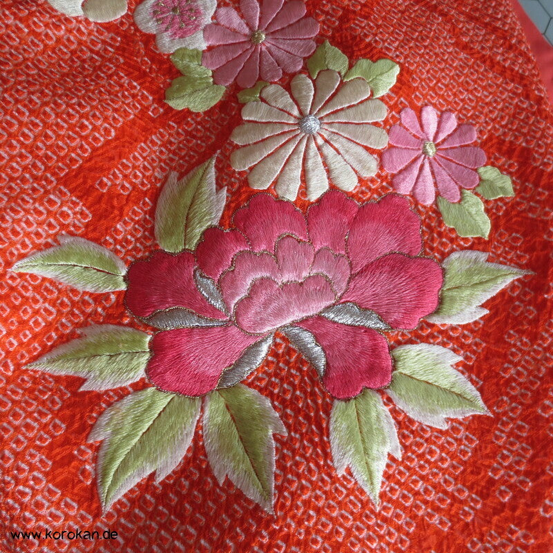 Full Shibori Furisode, Päonienstickereien, rosa auf orange