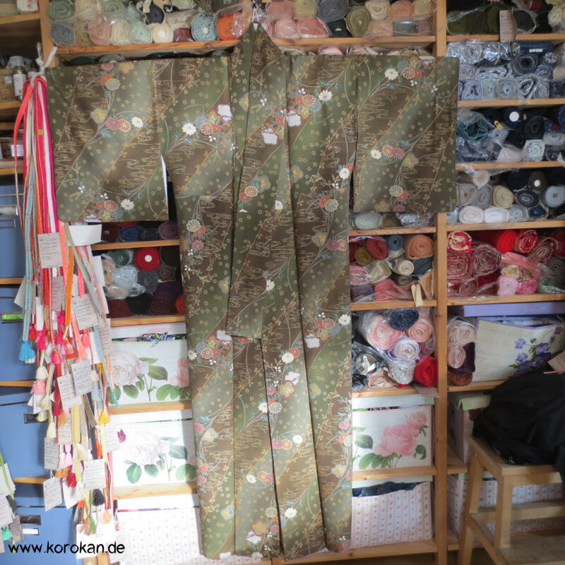 oliv gold Blumen Seidencrepe festlicher japanischer Kimono, neu
