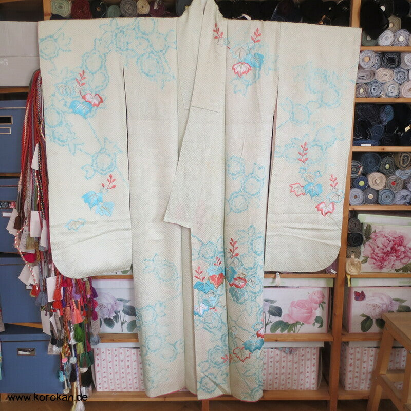 eisblauer Full Shibori Furisode, gestickte Paulownia